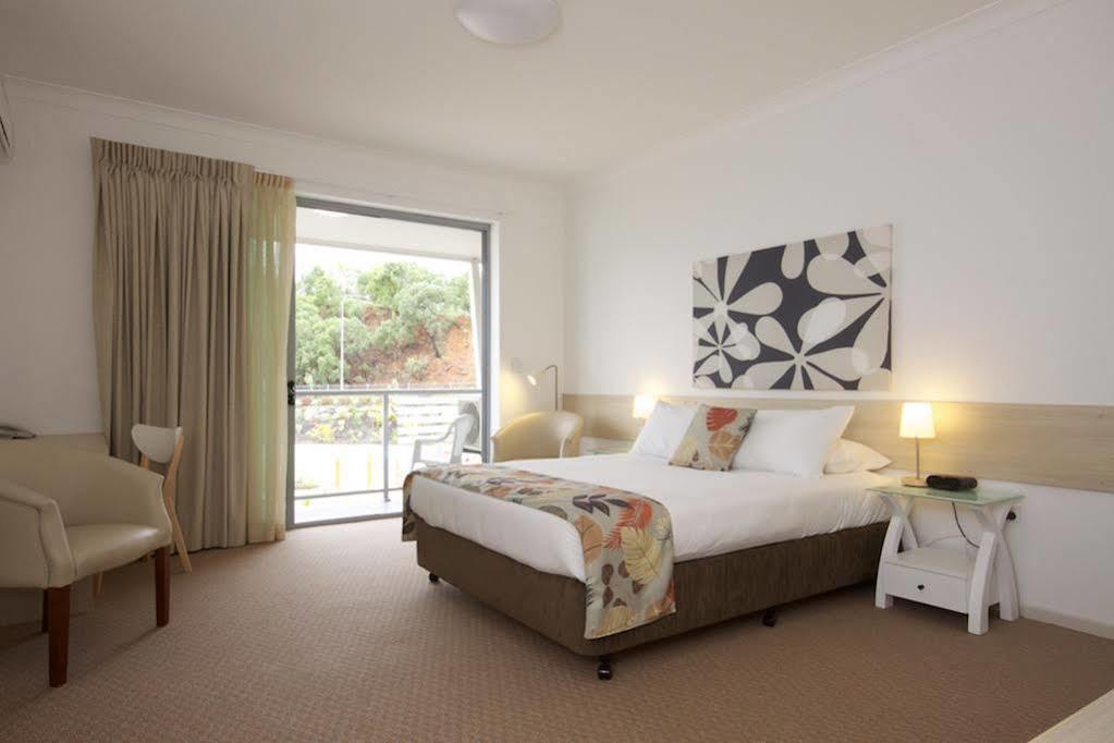 The Coast Motel Yeppoon Buitenkant foto